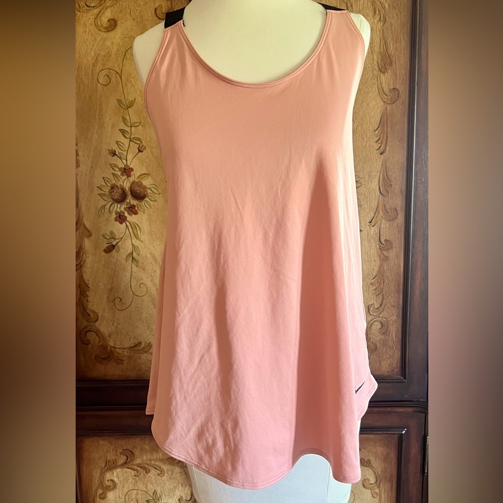 Woman’s Nike Dri-fit Tank Top - Picture 2 of 9